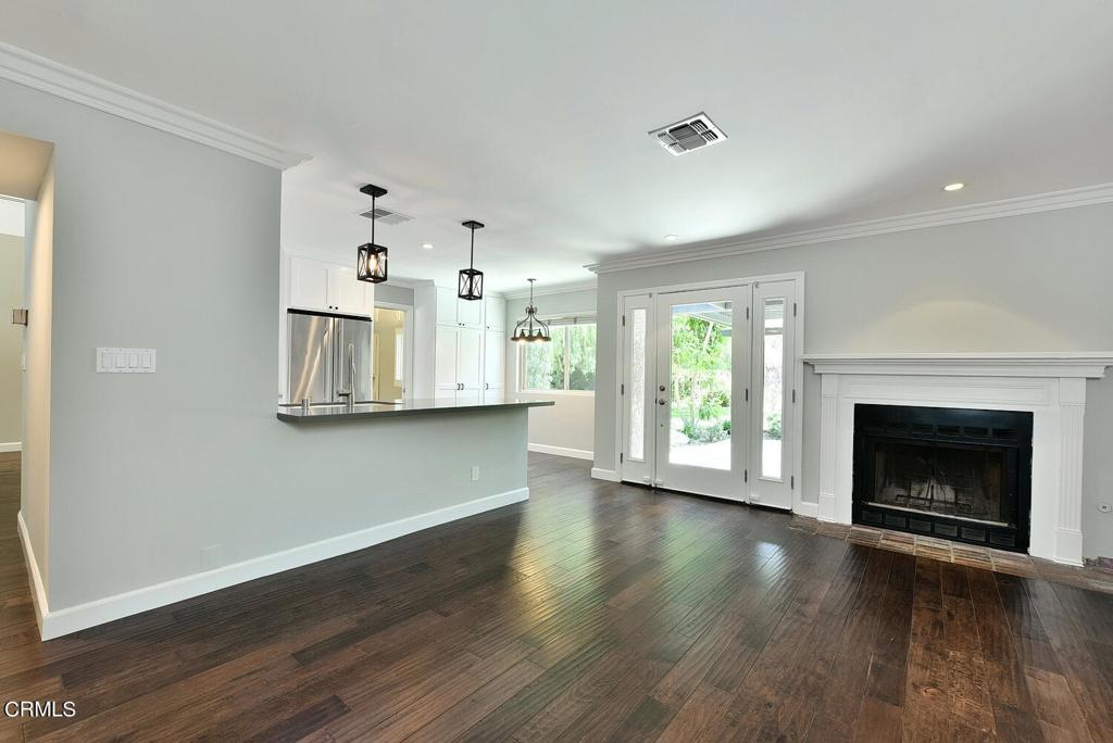 609 N Sunnyslope Avenue