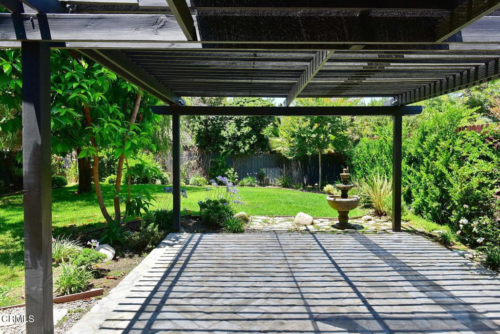 609 N Sunnyslope Avenue