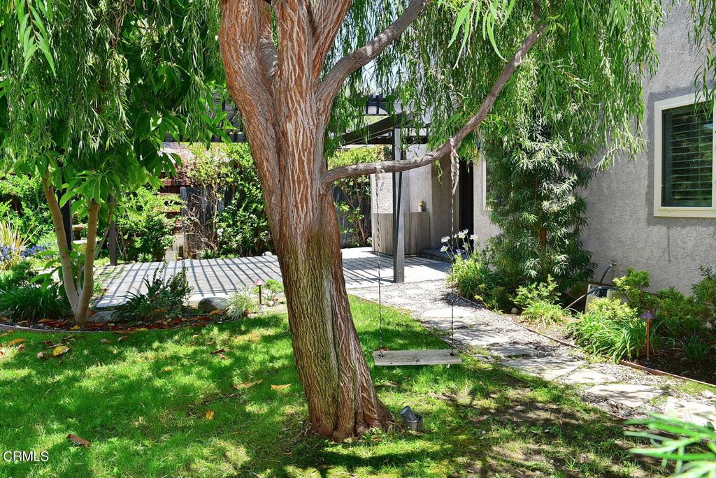 609 N Sunnyslope Avenue