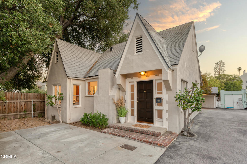 80 Marion Avenue Unit: 6