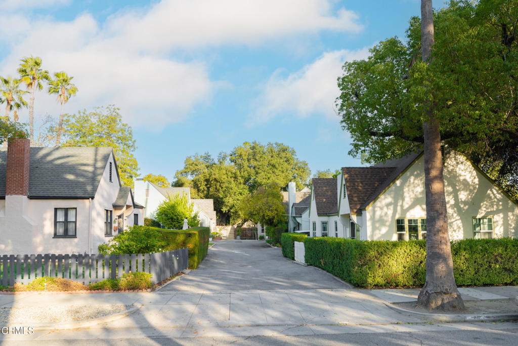 80 Marion Avenue Unit: 6