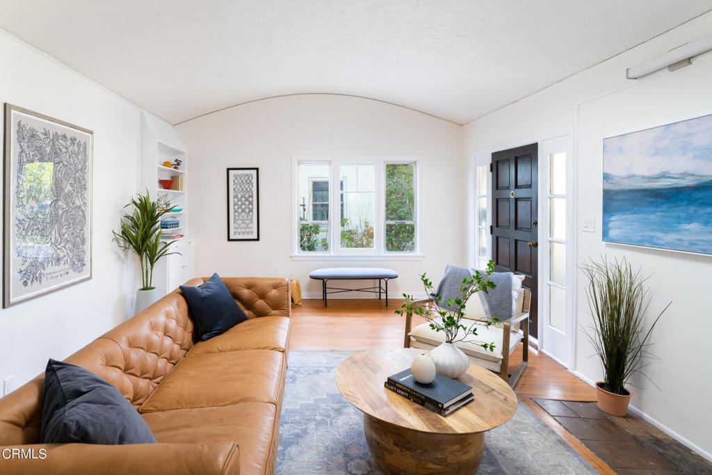 80 Marion Avenue Unit: 6