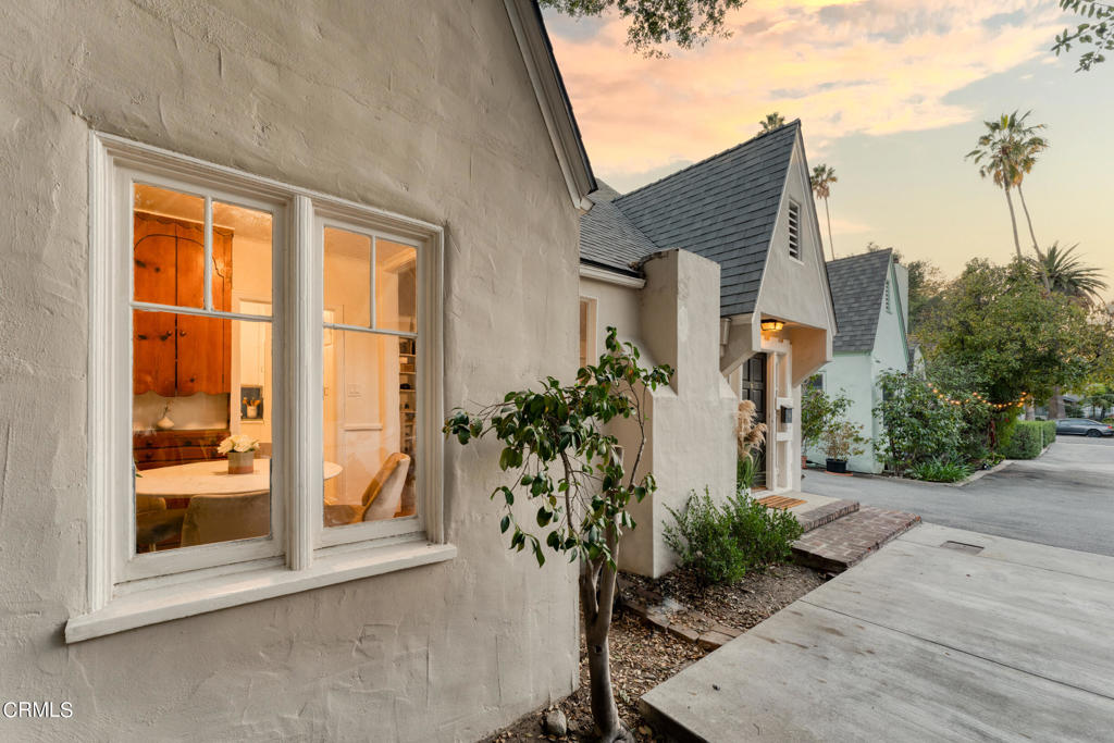 80 Marion Avenue Unit: 6