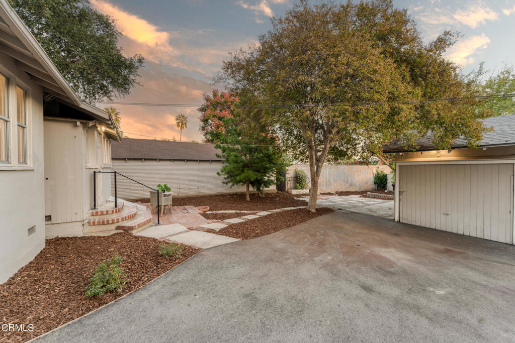 80 Marion Avenue Unit: 6