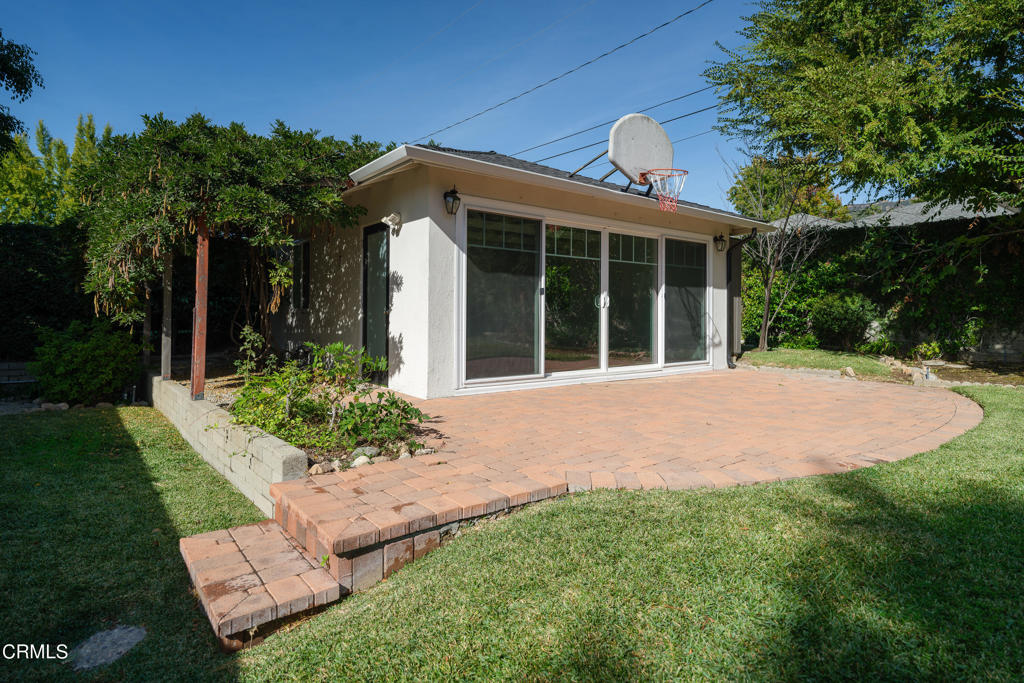 1765 E E Calaveras Street