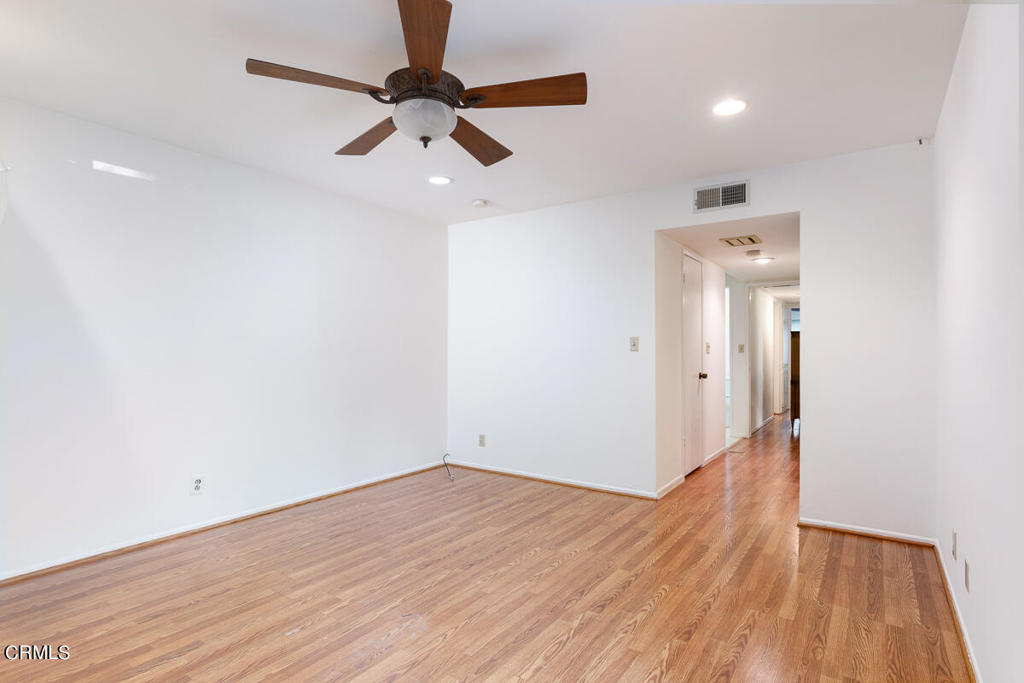 274 N Orange Grove Boulevard