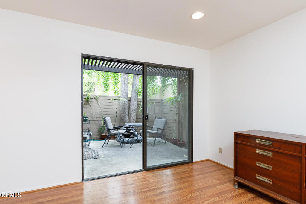 274 N Orange Grove Boulevard