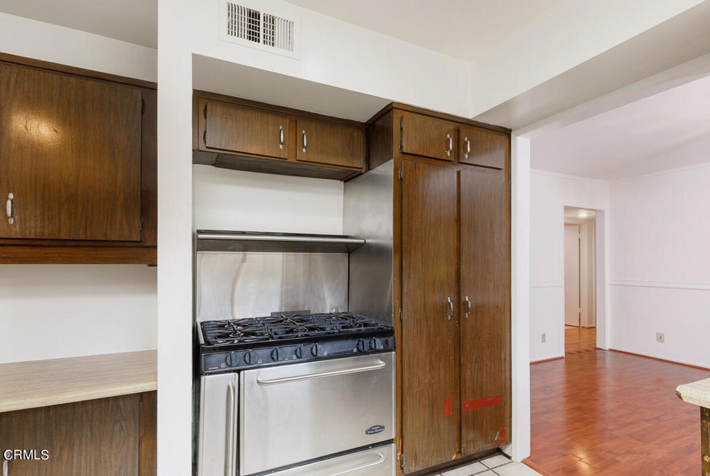 274 N Orange Grove Boulevard