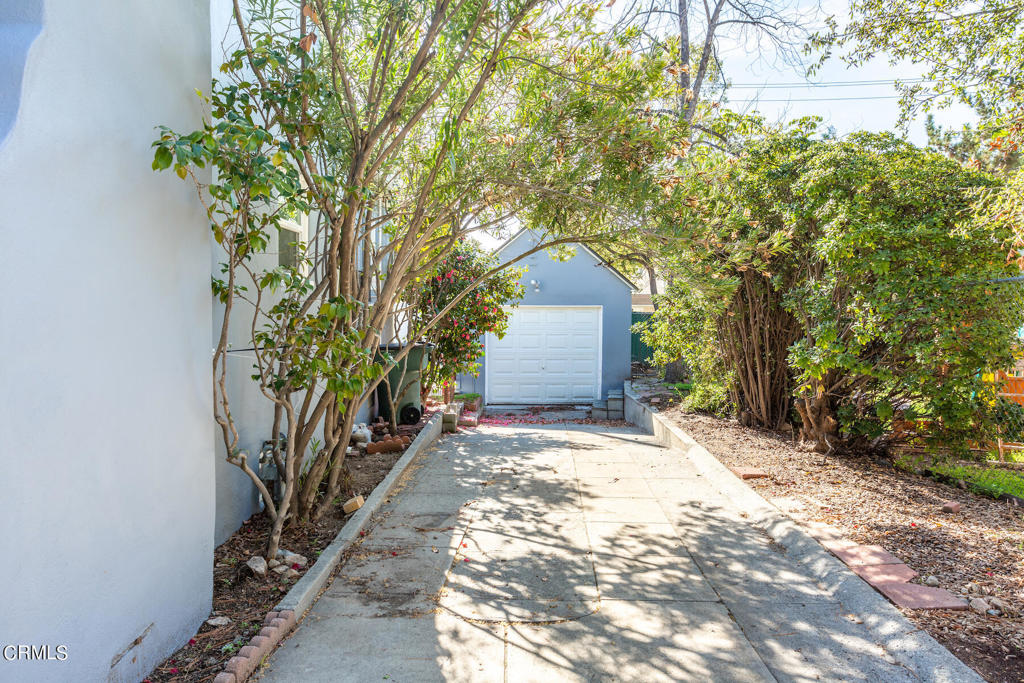 1490 E Howard Street