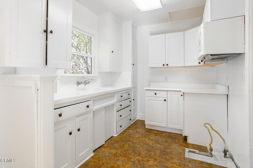 1490 E Howard Street