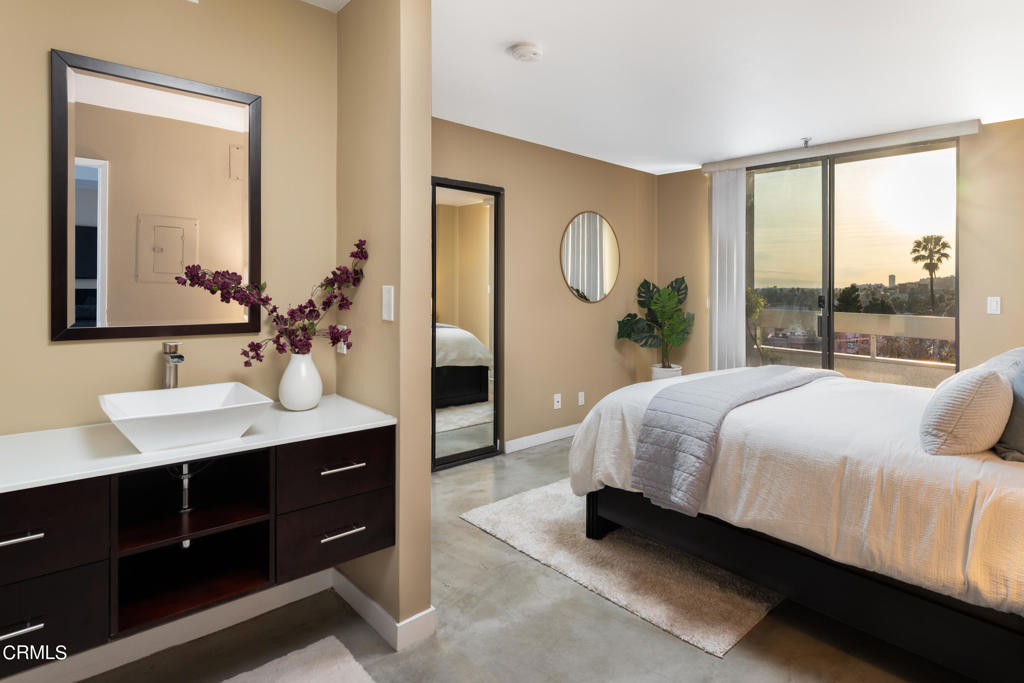 1601 N Fuller Avenue Unit: 503