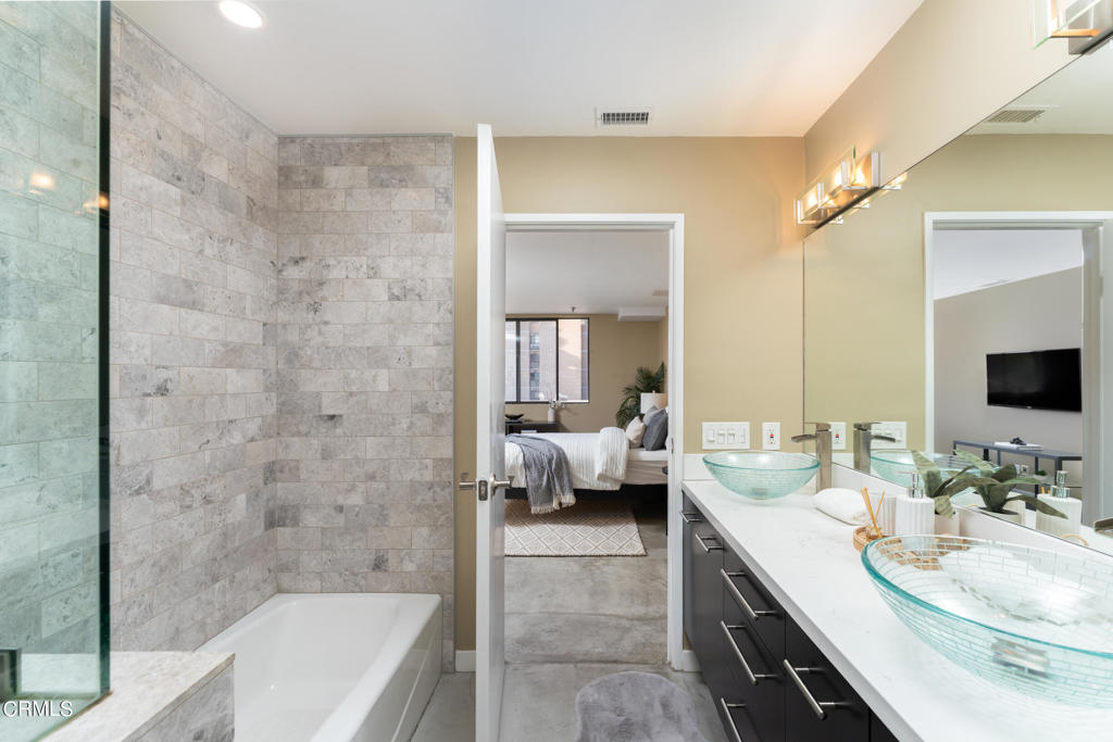 1601 N Fuller Avenue Unit: 503