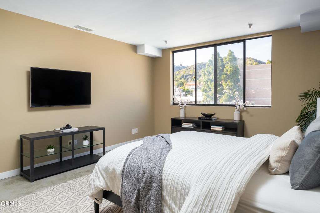 1601 N Fuller Avenue Unit: 503