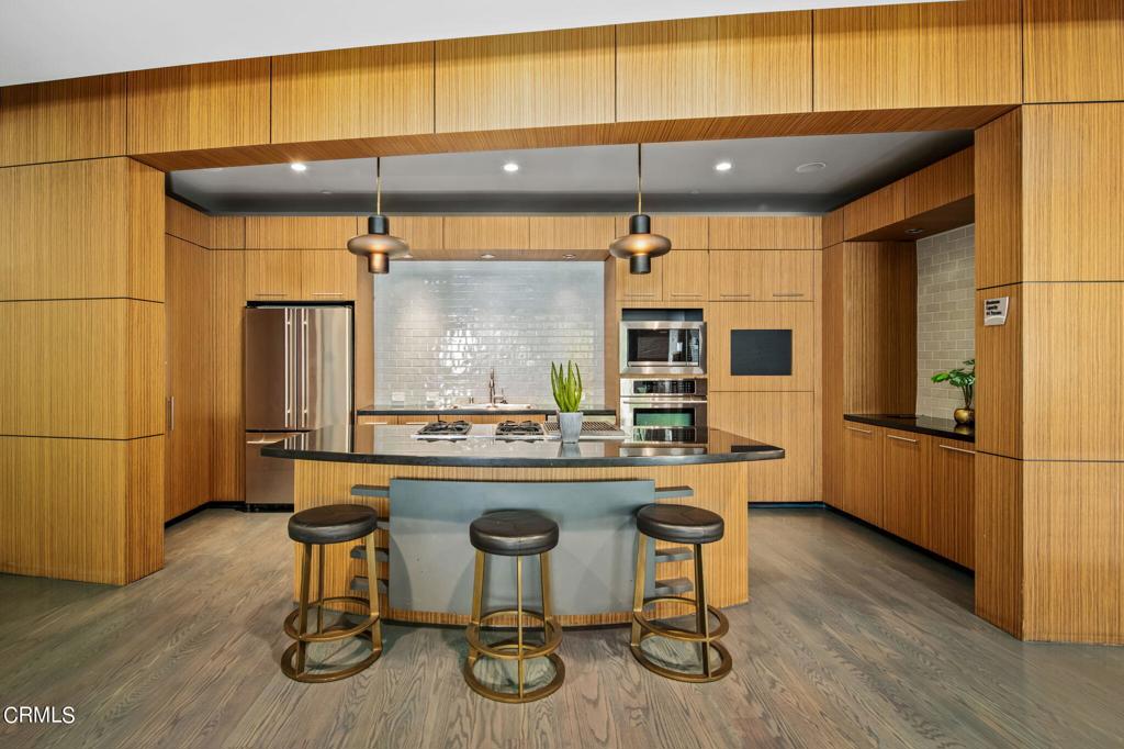 840 E Green Street Unit: 215