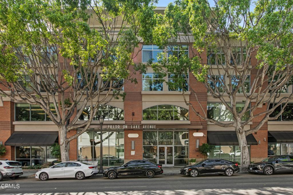840 E Green Street Unit: 215