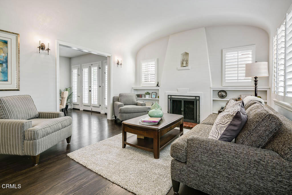 376 S Carmelo Avenue