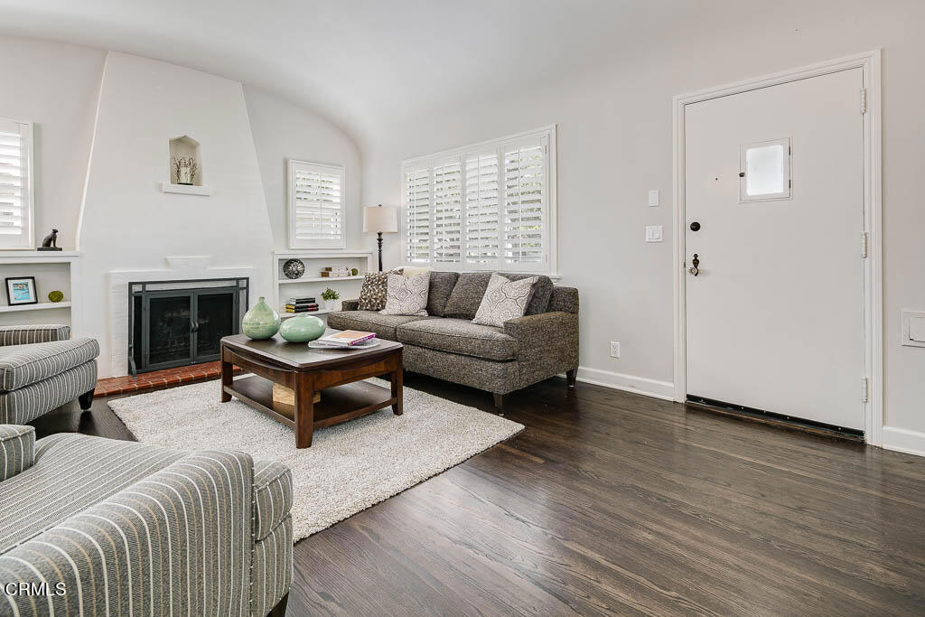 376 S Carmelo Avenue