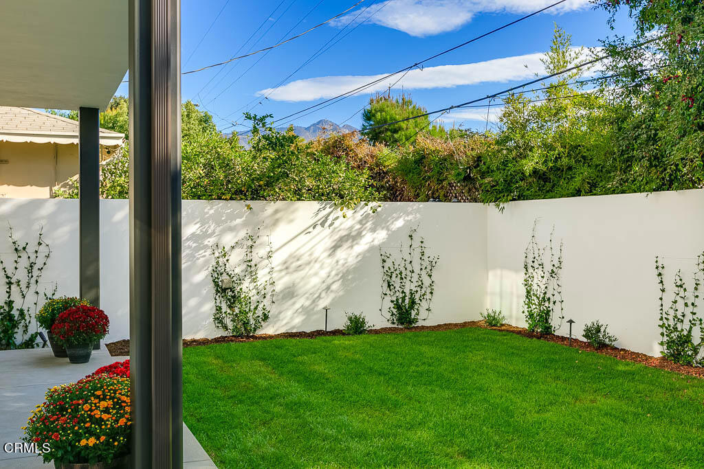 376 S Carmelo Avenue