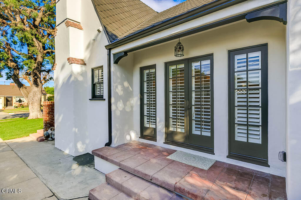 376 S Carmelo Avenue