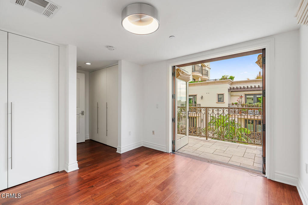 250 S de Lacey Avenue Unit: 402A