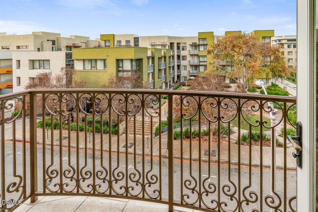 250 S de Lacey Avenue Unit: 402A