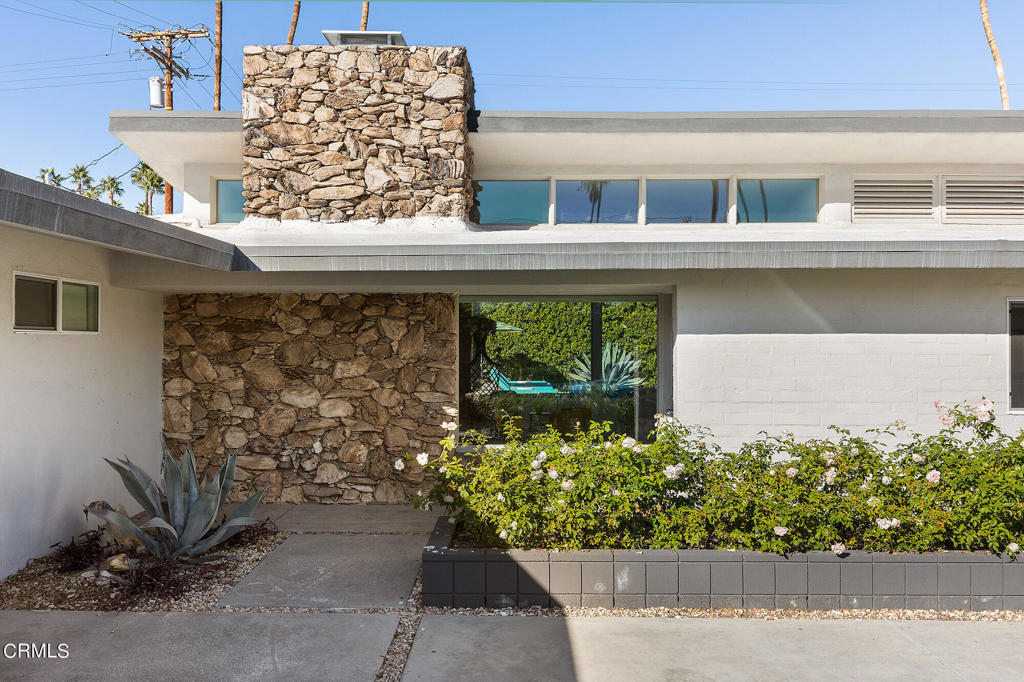 1322 E Mesquite Avenue