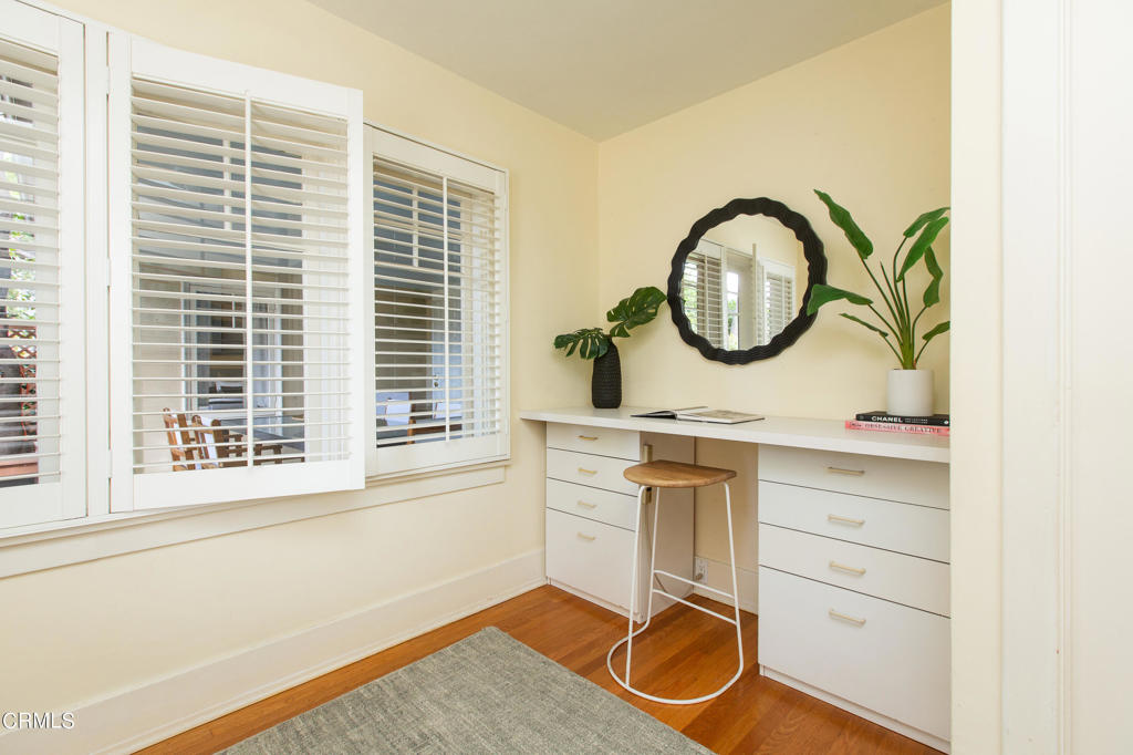 885 N Holliston Avenue