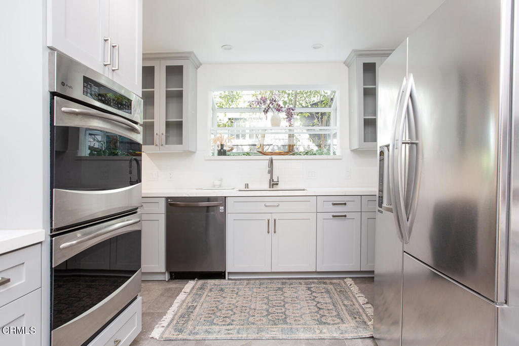 885 N Holliston Avenue