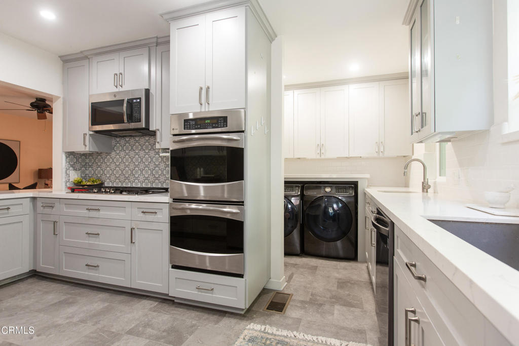 885 N Holliston Avenue