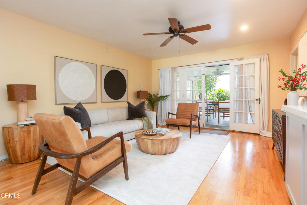 885 N Holliston Avenue