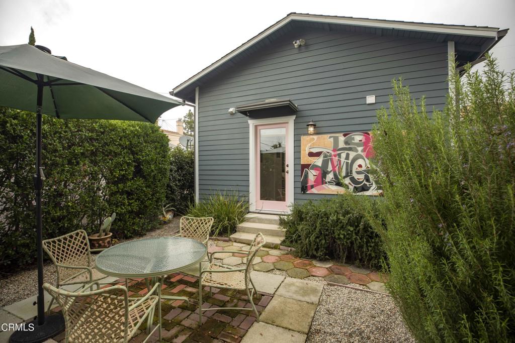 2325 Montrose Avenue