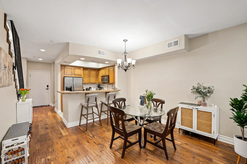 5753 White Oak Avenue 10