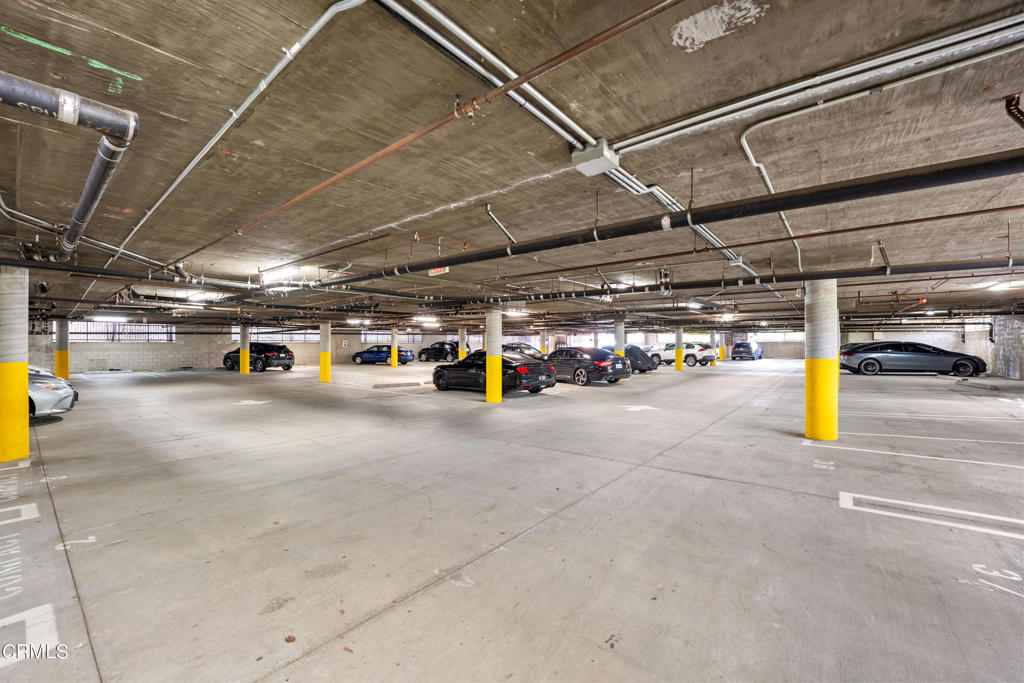 5753 White Oak Avenue 10