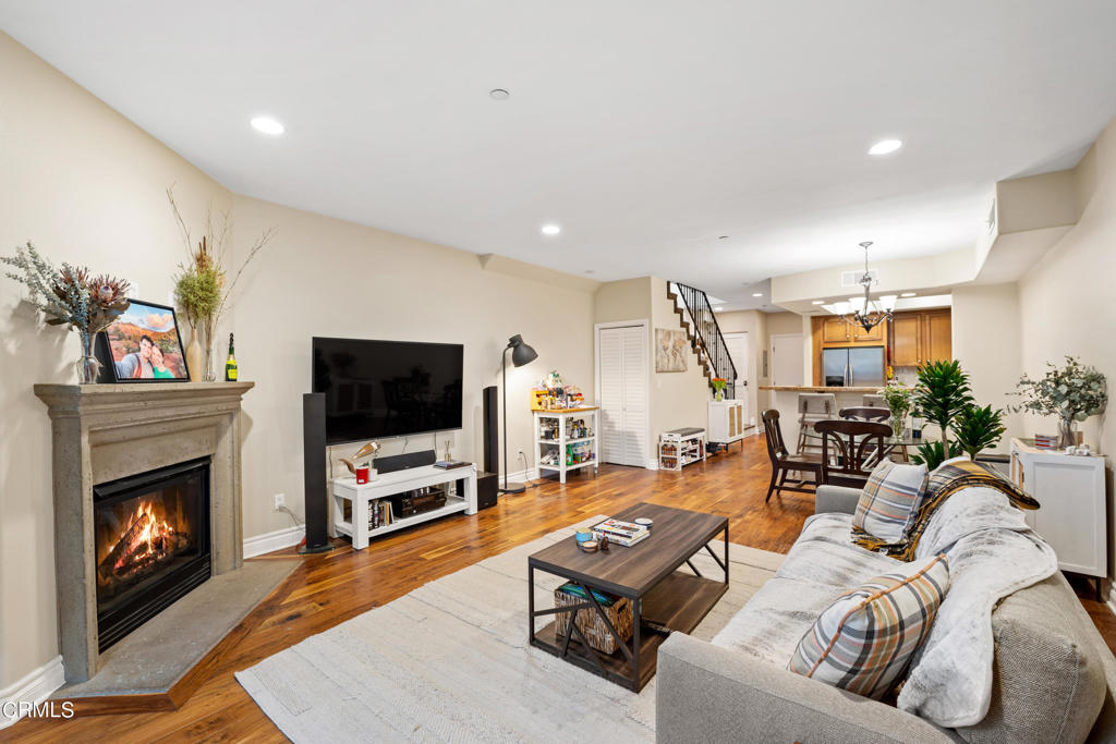 5753 White Oak Avenue 10