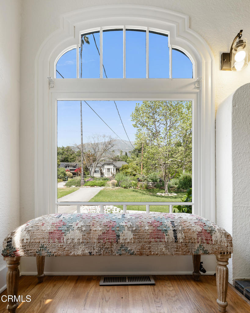 404 E Las Flores Drive