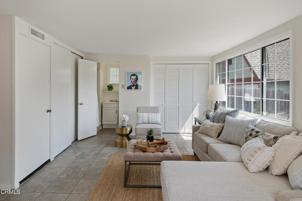 404 E Las Flores Drive