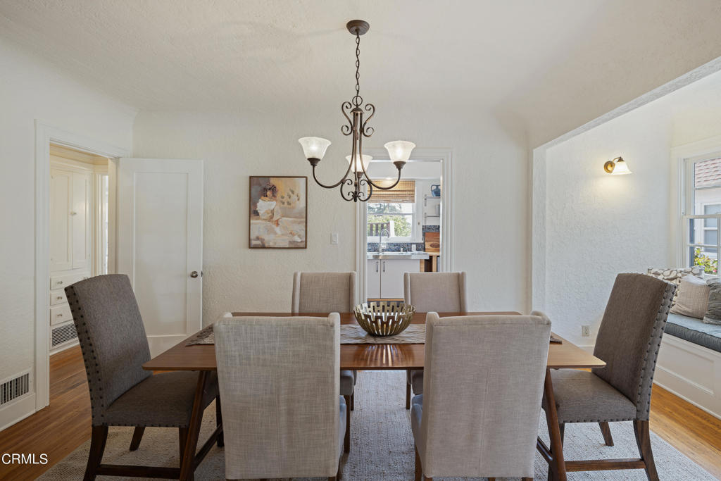 404 E Las Flores Drive