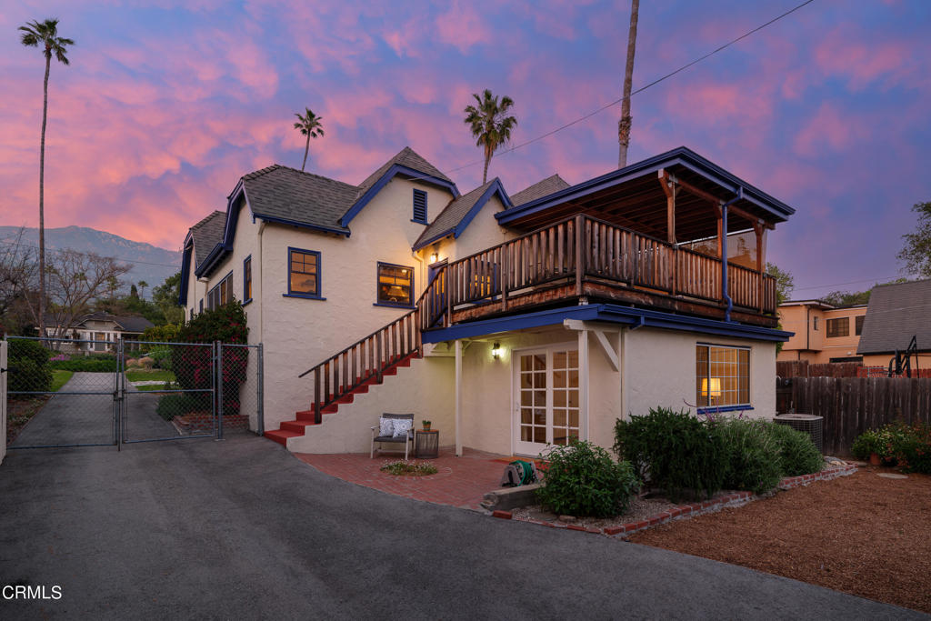 404 E Las Flores Drive