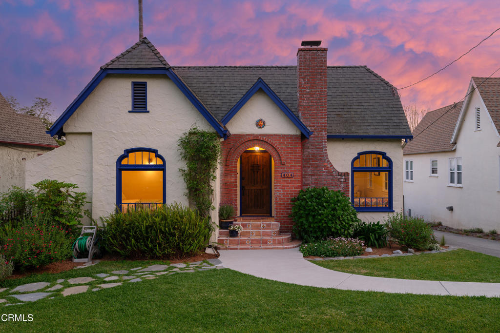 404 E Las Flores Drive