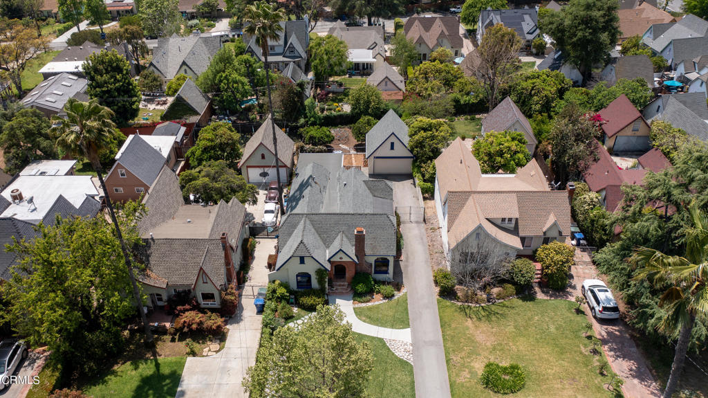 404 E Las Flores Drive