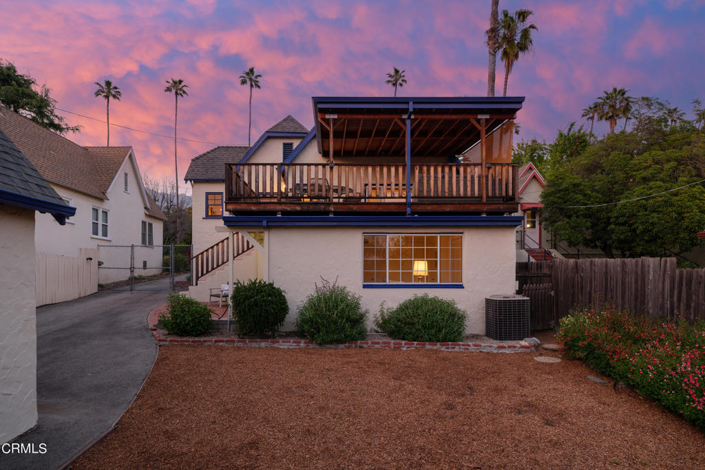 404 E Las Flores Drive