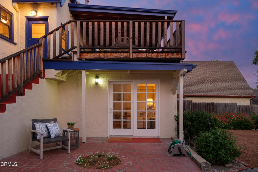 404 E Las Flores Drive