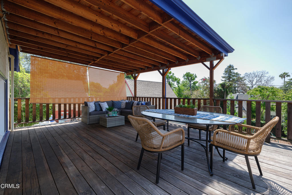 404 E Las Flores Drive