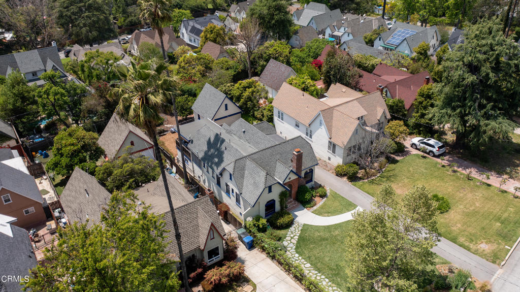 404 E Las Flores Drive