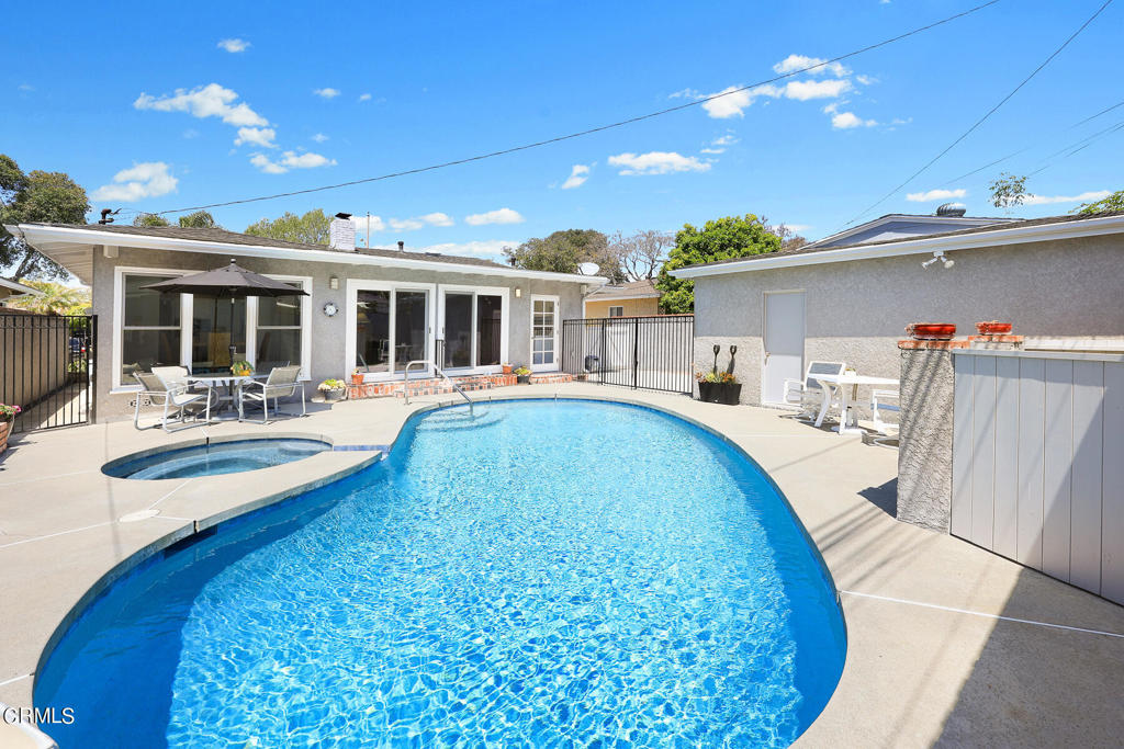 2618 Petaluma Avenue