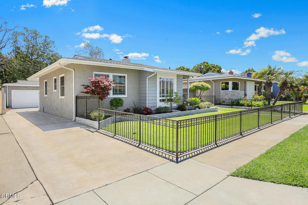 2618 Petaluma Avenue