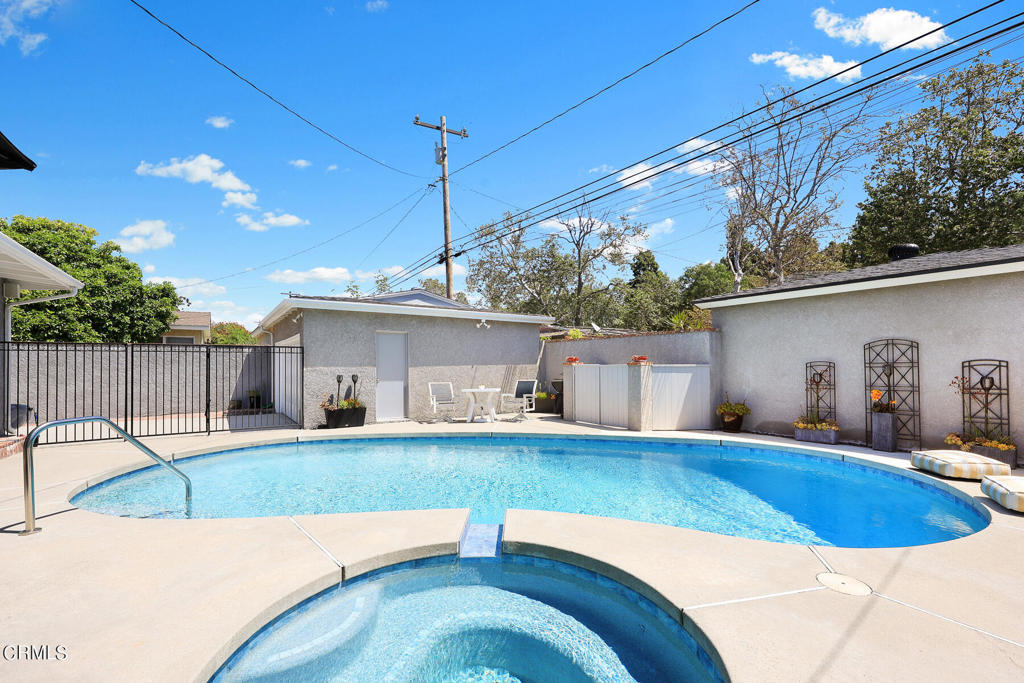 2618 Petaluma Avenue