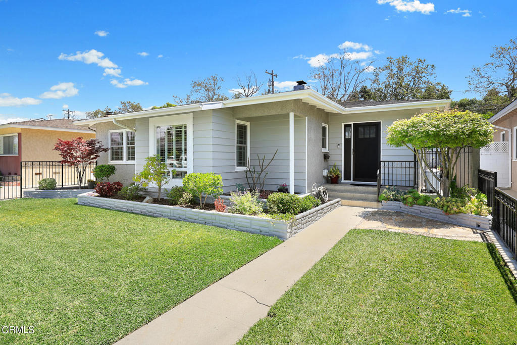 2618 Petaluma Avenue