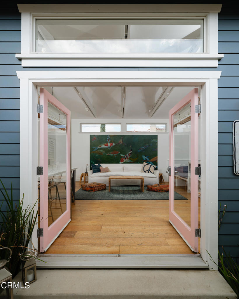 2325 Montrose Avenue A