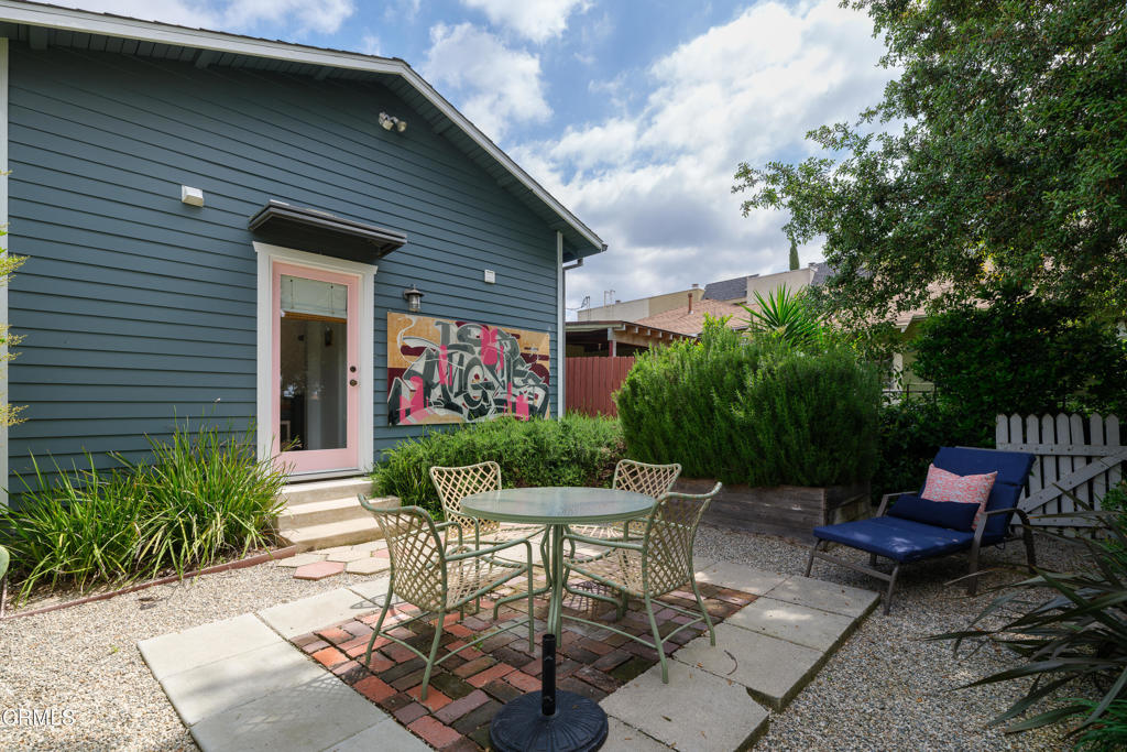 2325 Montrose Avenue A